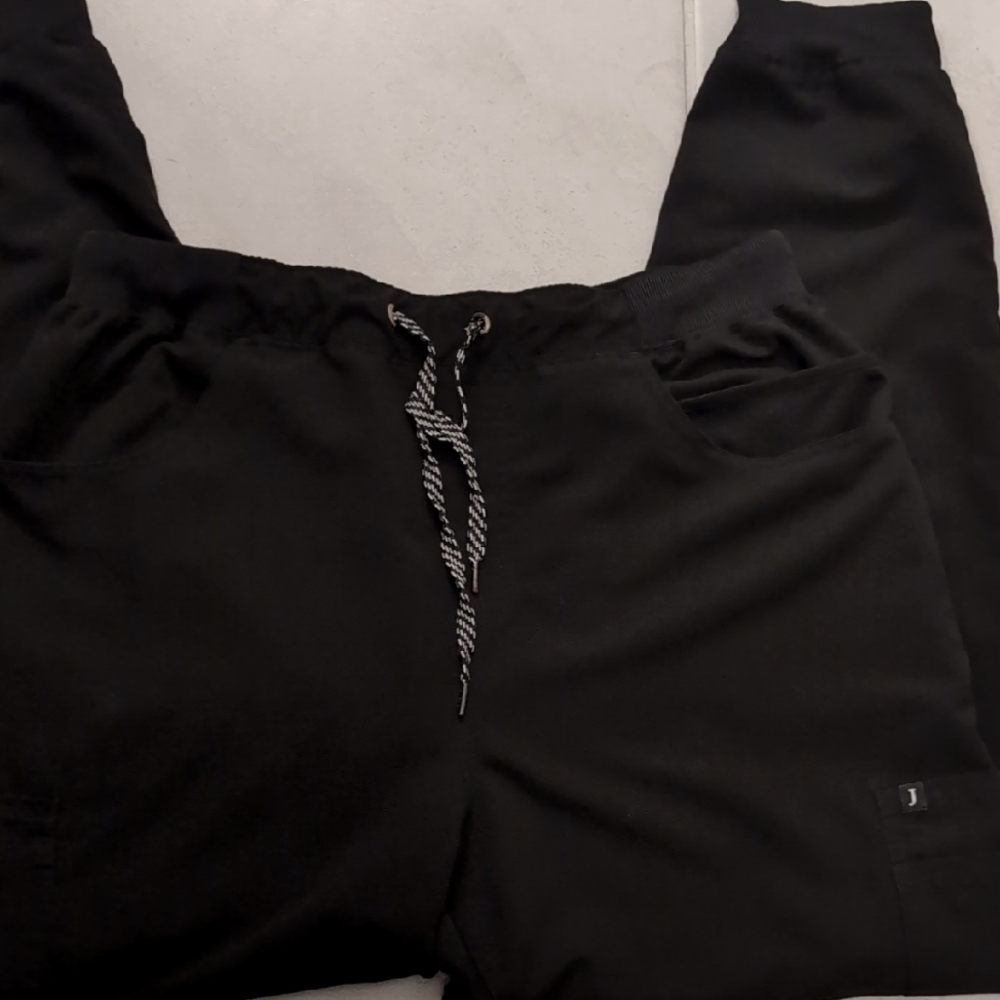 Jannuu Black Jogger Scrubs